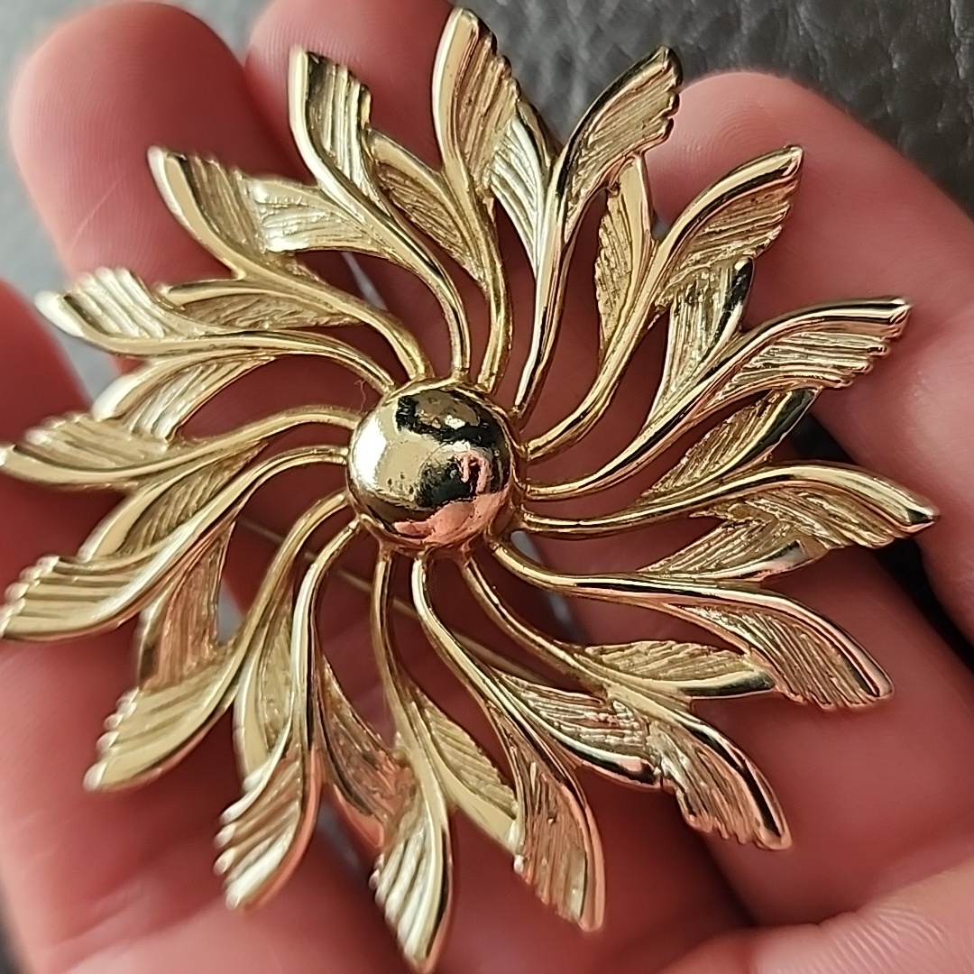 Vtg Sarah Coventry Brooch